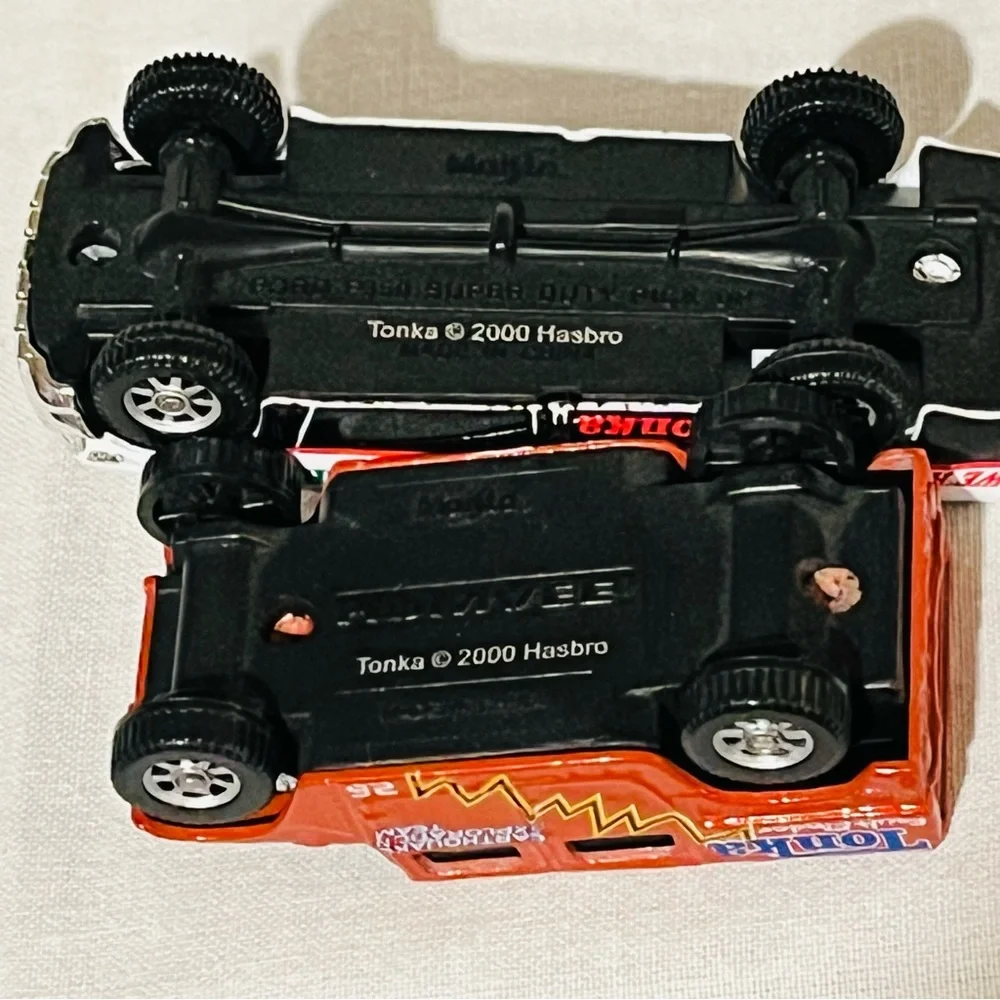 Maisto Pick Up Trucks (37-40)